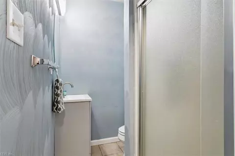 Bath - 112 W Taylor Ave, Hampton, VA 23663 photo 5 of 6