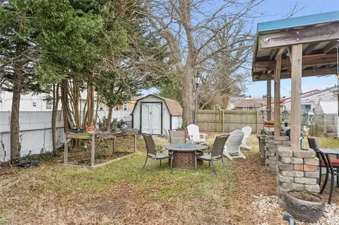 Exterior - 112 W Taylor Ave, Hampton, VA 23663 photo 8 of 10