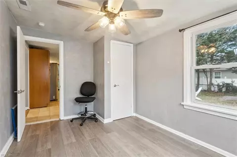 Bedroom - 112 W Taylor Ave, Hampton, VA 23663 photo 5 of 5