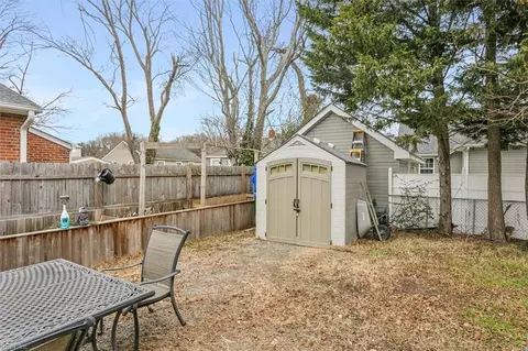 Exterior - 112 W Taylor Ave, Hampton, VA 23663 photo 6 of 10