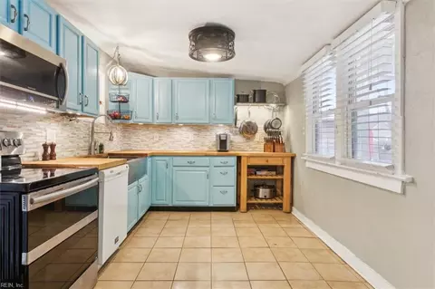 Kitchen - 112 W Taylor Ave, Hampton, VA 23663 photo 2 of 7