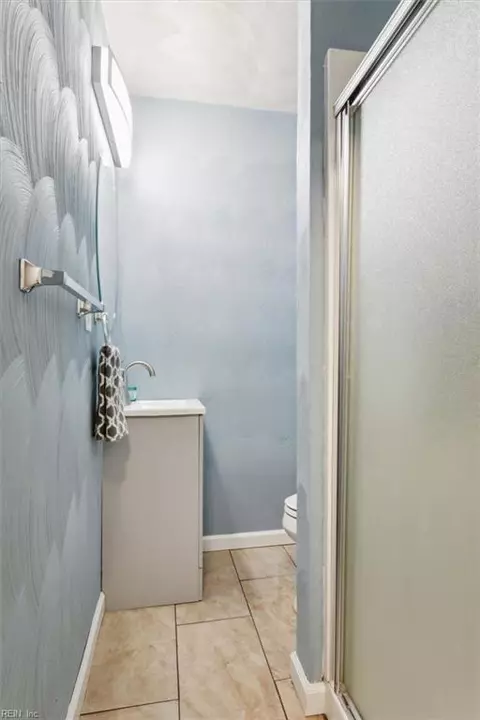 Bath - 112 W Taylor Ave, Hampton, VA 23663 photo 6 of 6