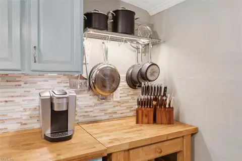 Kitchen - 112 W Taylor Ave, Hampton, VA 23663 photo 5 of 7