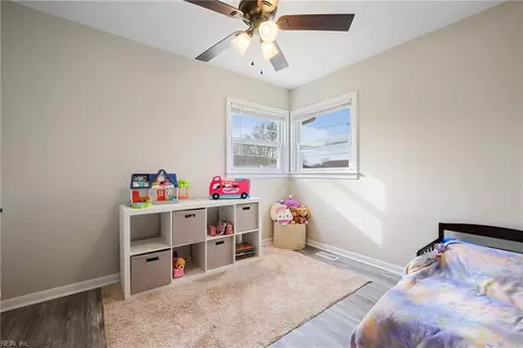 Bedroom - 17 Prince James Dr, Hampton, VA 23669 photo 3 of 3