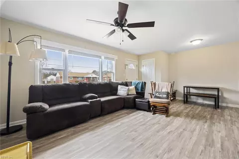 Living - 17 Prince James Dr, Hampton, VA 23669 photo 2 of 2