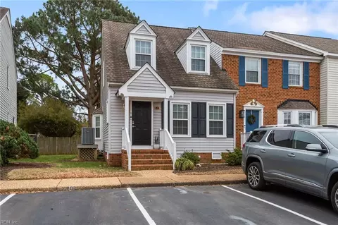 10 Capps Qtrs 2, Hampton, VA 23669