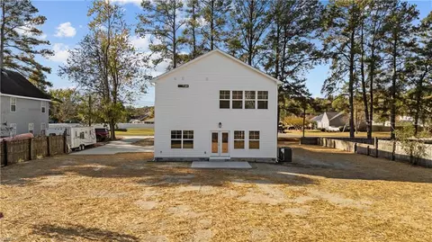 Exterior - 2724 Cedar Rd, Chesapeake, VA 23323 photo 2 of 5