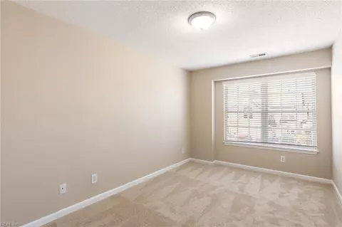 940 Allendale Dr, Hampton, VA 23669 photo 17