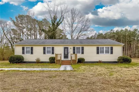 20426 Brewers Neck Blvd, Carrollton, VA 23314