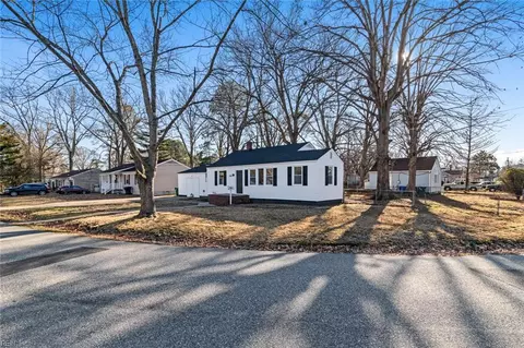 648 Highland Ct, Newport News, VA 23605