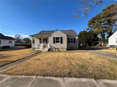 9315 Peachtree St, Norfolk, VA 23503