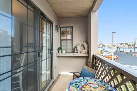 411 Harbour Pt #203, Virginia Beach, VA 23451