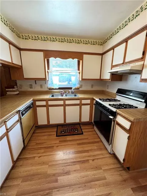 2186 Rolfe Hwy, Dendron, VA 23839 photo 2