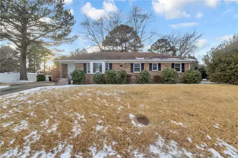 4208 Heather Rd, Portsmouth, VA 23703