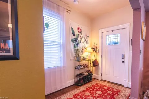 Entry Way - 820 28th St, Norfolk, VA 23504 photo 2 of 5