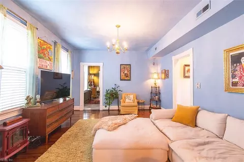 Living - 820 28th St, Norfolk, VA 23504 photo 1 of 3