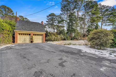 Exterior - 604 W Riverview Dr, Suffolk, VA 23434 photo 3 of 8