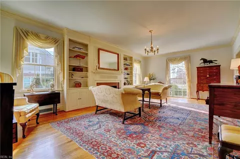 Living - 604 W Riverview Dr, Suffolk, VA 23434 photo 2 of 7