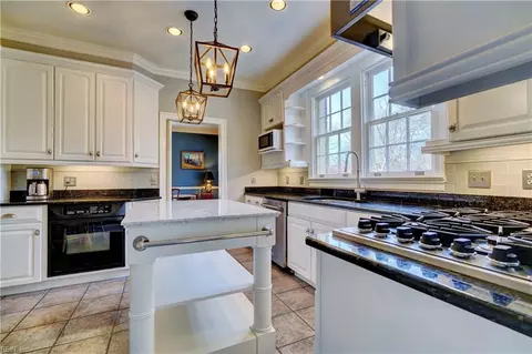 Kitchen - 604 W Riverview Dr, Suffolk, VA 23434 photo 2 of 5