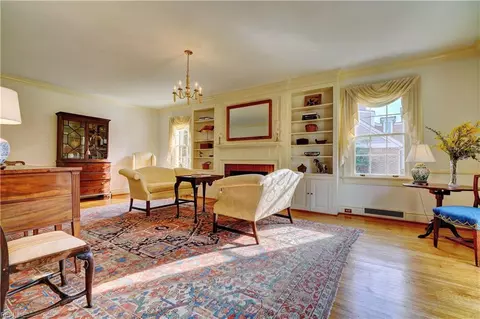 Living - 604 W Riverview Dr, Suffolk, VA 23434 photo 1 of 7