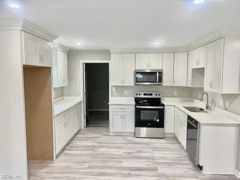 413 Gloucester Ave, Portsmouth, VA 23702