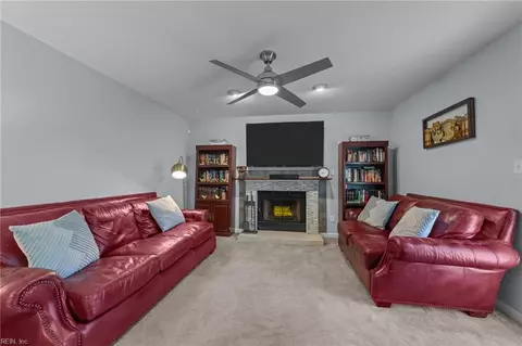 Living - 3 Burwick Ct, Hampton, VA 23669 photo 4 of 4