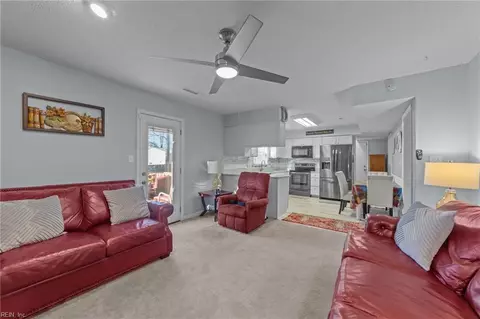 Living - 3 Burwick Ct, Hampton, VA 23669 photo 3 of 4