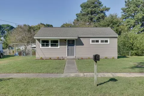 2410 Livesay Rd, Chesapeake, VA 23323