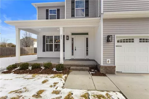 601 Annaka Loop, Chesapeake, VA 23323 photo 4