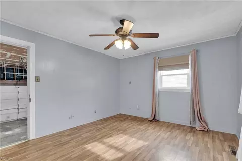 Bedroom - 661 Greenbriar Ave, Hampton, VA 23661 photo 1 of 7