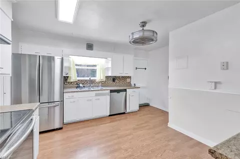 Kitchen - 661 Greenbriar Ave, Hampton, VA 23661 photo 1 of 2