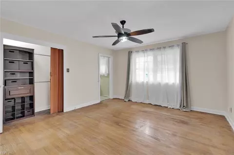 Bedroom - 661 Greenbriar Ave, Hampton, VA 23661 photo 6 of 7