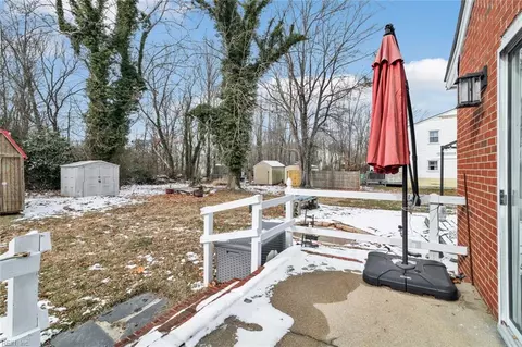 Exterior - 661 Greenbriar Ave, Hampton, VA 23661 photo 3 of 5