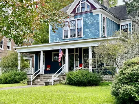 108 S Broad St, Suffolk, VA 23434