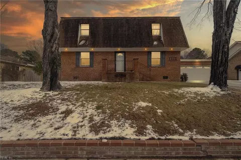 1416 Waterside Dr S, Chesapeake, VA 23320