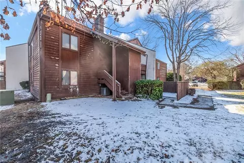579 Ayrshire Way # F, Newport News, VA 23602