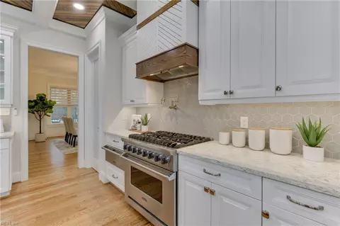 Kitchen - 208 Goffigans Trce, Tabb, VA 23693 photo 5 of 5