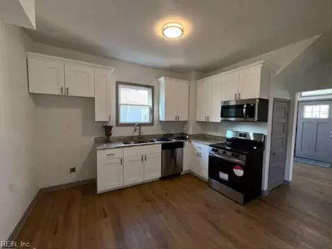 Kitchen - 149 E Ocean Ave, Norfolk, VA 23503 photo 1 of 2