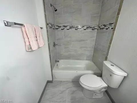 Bath - 149 E Ocean Ave, Norfolk, VA 23503 photo 2 of 6