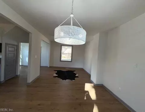 Entry Way - 149 E Ocean Ave, Norfolk, VA 23503 photo 3 of 6