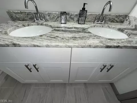 Bath - 149 E Ocean Ave, Norfolk, VA 23503 photo 3 of 6