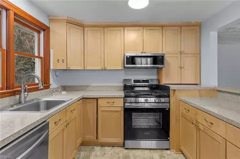 1017 Beach View St, Norfolk, VA 23503 photo 9