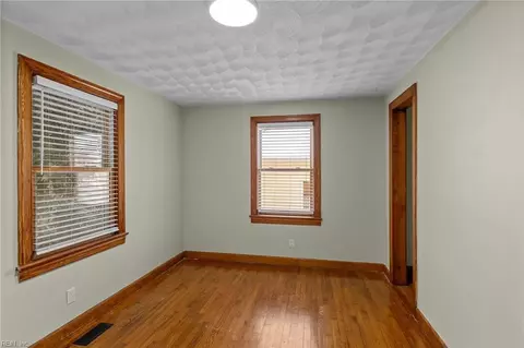 1017 Beach View St, Norfolk, VA 23503 photo 12