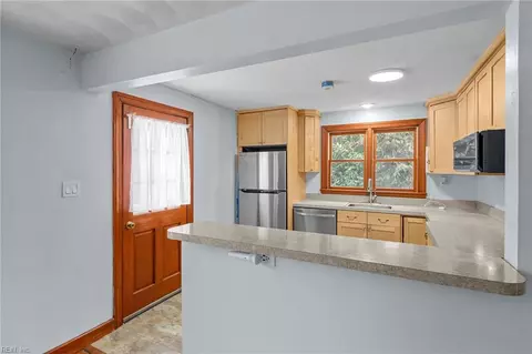 1017 Beach View St, Norfolk, VA 23503 photo 10