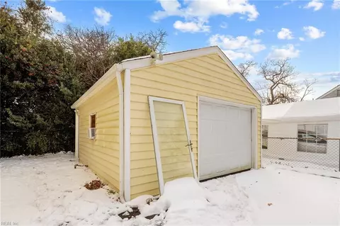 1017 Beach View St, Norfolk, VA 23503 photo 21