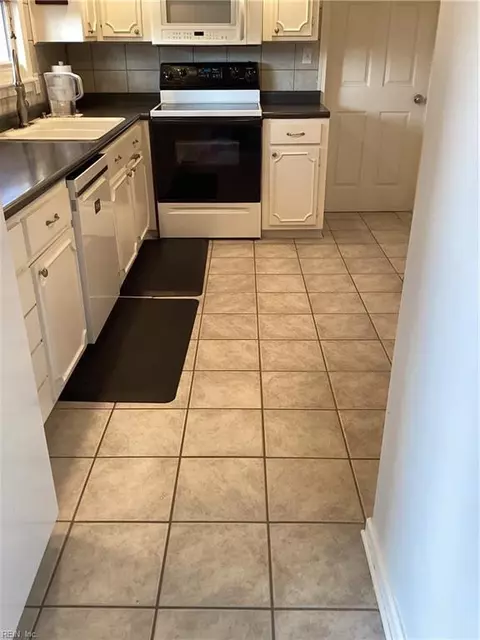 449 Presidential Blvd, Virginia Beach, VA 23452