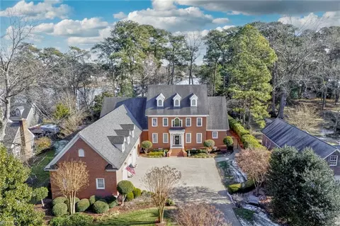 828 Oaklette Ave, Chesapeake, VA 23325