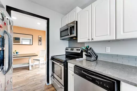 Kitchen - 4727 Lind St, Norfolk, VA 23513 photo 3 of 4