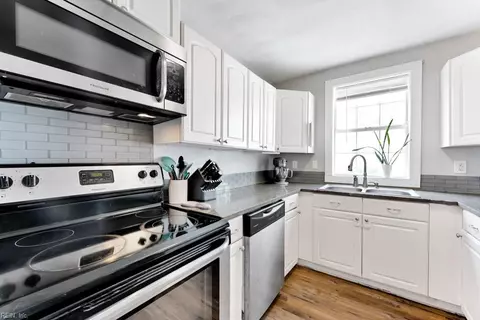 Kitchen - 4727 Lind St, Norfolk, VA 23513 photo 2 of 4