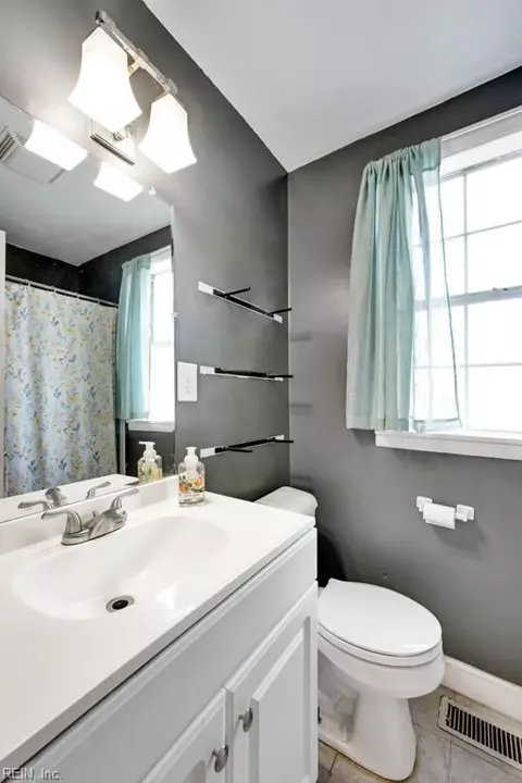 Bath - 4727 Lind St, Norfolk, VA 23513 photo 2 of 2